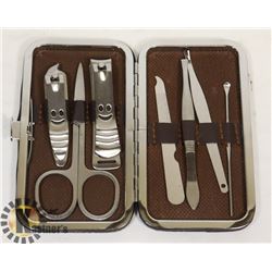 7PC MANICURE SET.