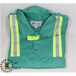 NEW FR SHOP COAT SIZE M R