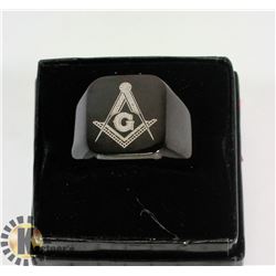 BLACK MASONIC MENS RING SIZE 14.75.
