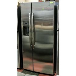 GE STAINLESS STEEL FRIDGE WITH TOP FREEZER,