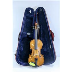 STENTOR STUDENT II 3/4 VIOLIN WITH BOW AND CASE.