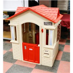 CHILDERENS PLAY HOUSE - LITTLE TYKES