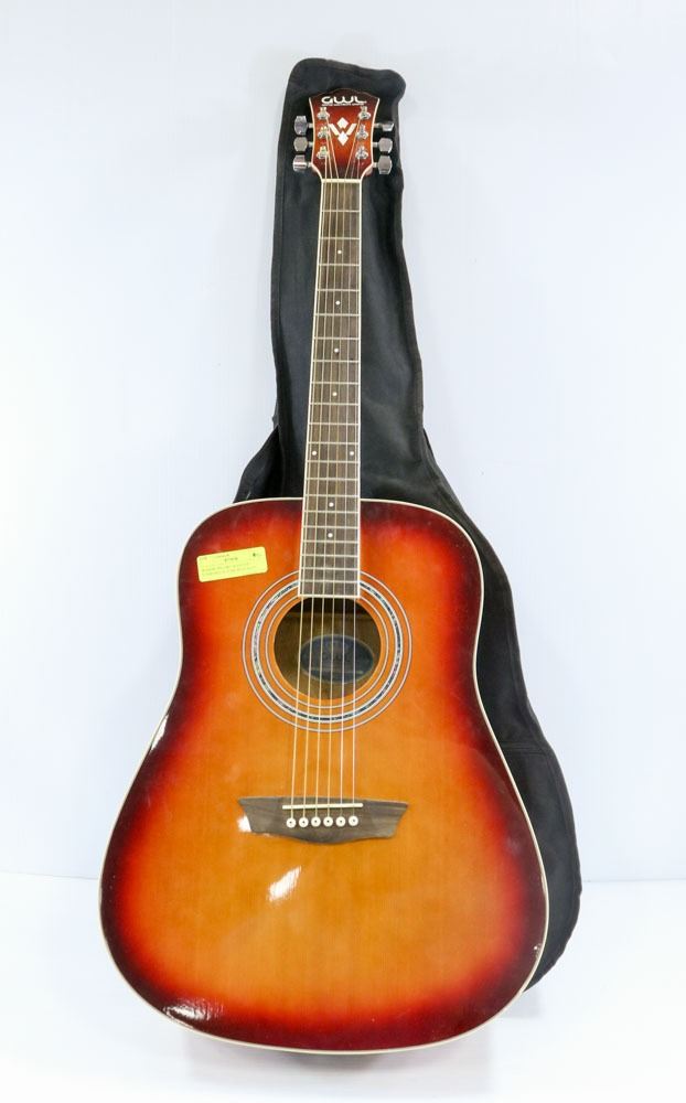 WASHBURN GWL ACOUSTIC SUNBURST GUITAR WITH SOFT Kastner Auctions
