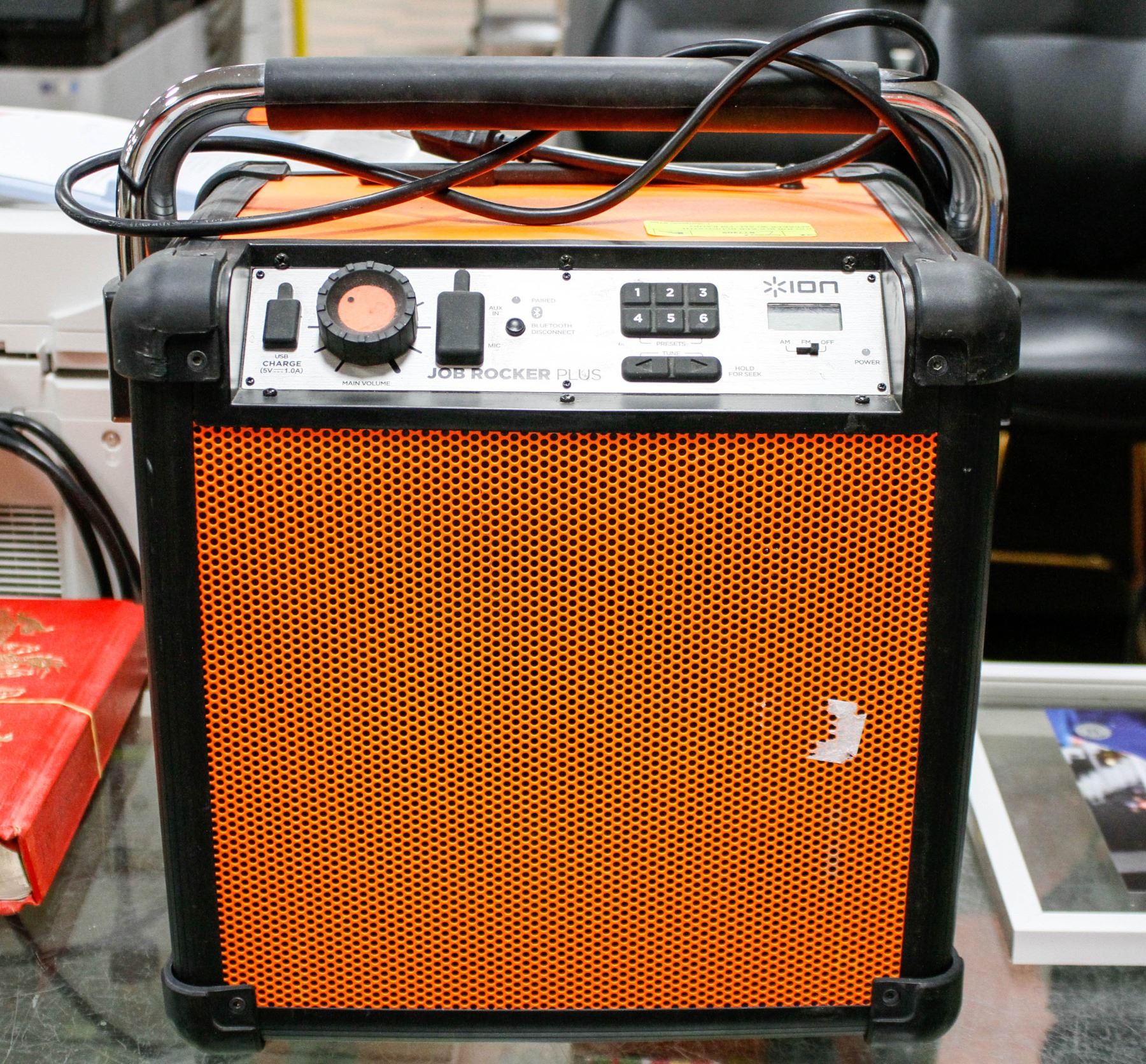 ION JOB ROCKER BLUETOOTH SPEAKER W/ AM / FM RADIO