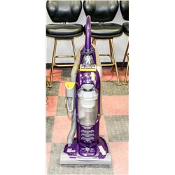 EUREKA UPRIGHT VACUUM PET EXPERT 12 AMP.