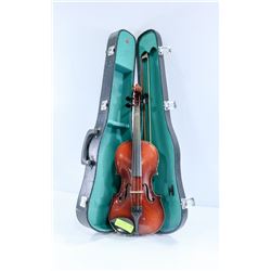 SUZUKI NABOYA JAPAN 3/4 VIOLIN WITH BOW AND CASE.