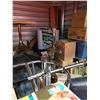 Image 8 : ABANDON STORAGE UNIT #2184  10X10'