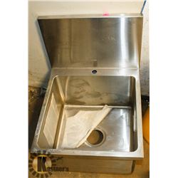 STAINLESS STEEL WALL MOUNT SINK