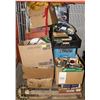 Image 1 : PALLET OF MISC HOUSEHOLD AND COLLECTIBLES