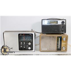 BOX WITH 3 VINTAGE RADIOS