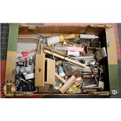 ESTATE BOX OF ANTIQUE KNIVES, SHAVING AND MORE.