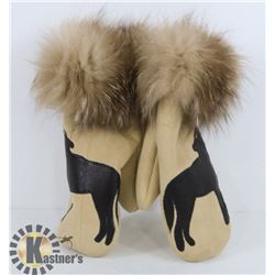 PAIR OF HAND MADE MITTENS WITH FUR