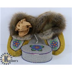 PAIR OF MOCCASINS AND JEWELLERY BOX