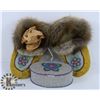 Image 1 : PAIR OF MOCCASINS AND JEWELLERY BOX