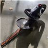 Image 1 : BLACK AND DECKER ELECTRIC HEDGE TRIMMER