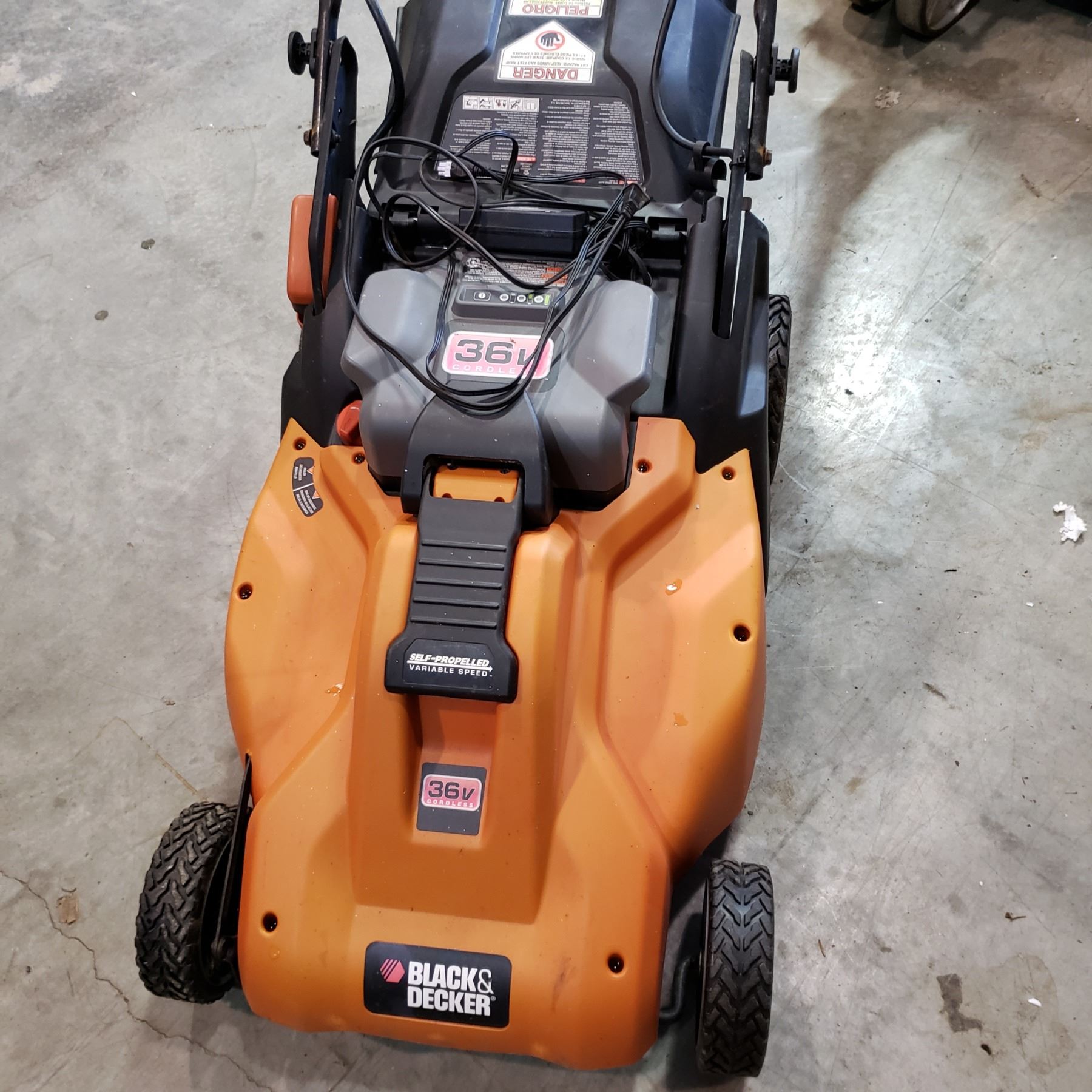 BLACK AND DECKER 36 VOLT CORDLESS ELECTRIC MOWER