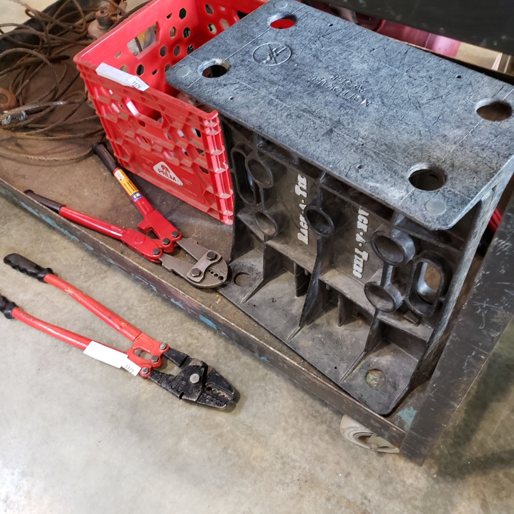 2 PAIRS OF BOLT CUTTERS AND RACK A TIERS PORTABLE WIRE SPOOL