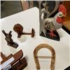 Image 3 : LOT OF VINTAGE WOODEN WARE ITEMS