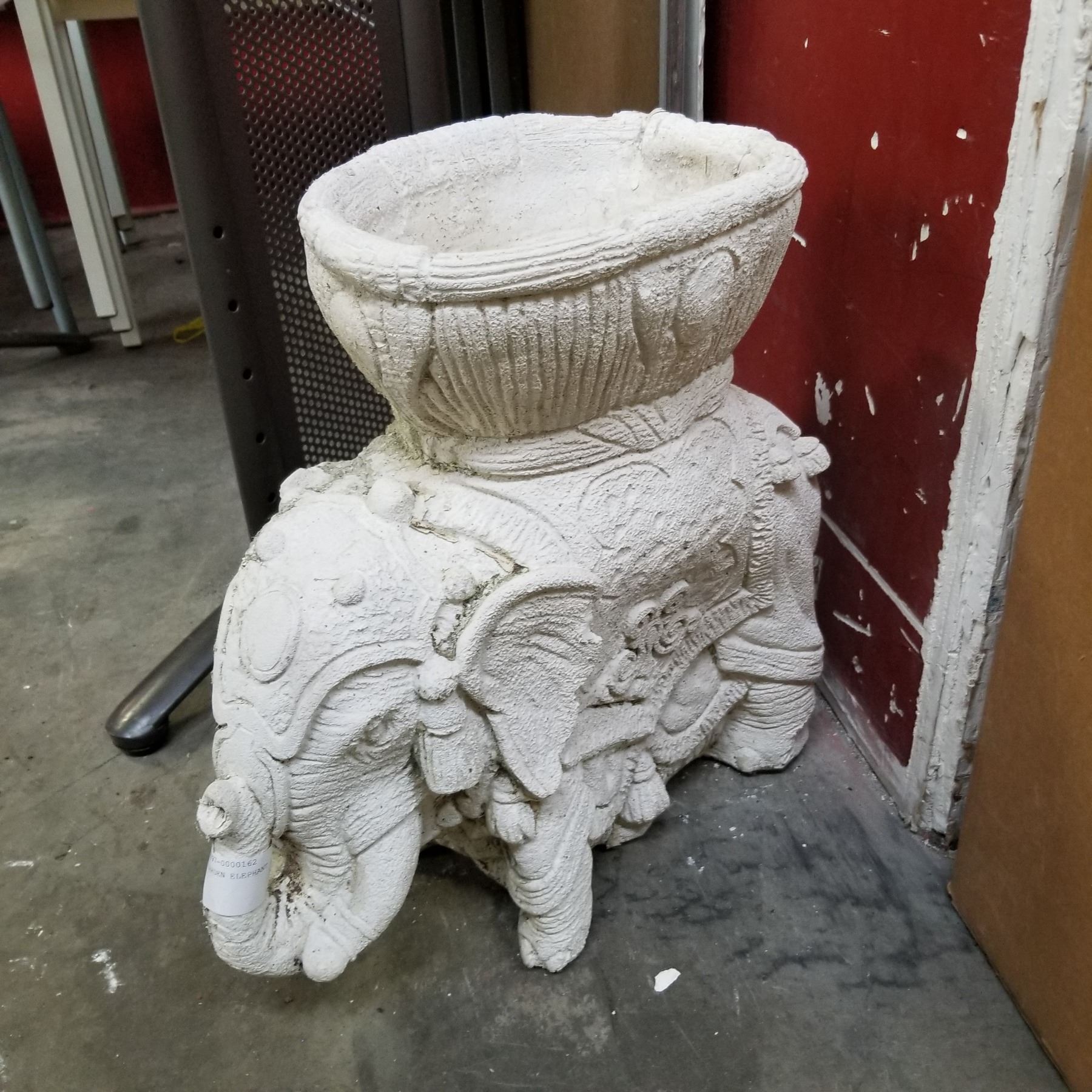 GARDEN ELEPHANT PLANT STAND - Big Valley Auction jpg