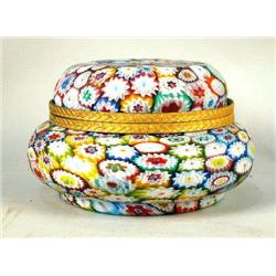 A MILLEFIORI DRESSER BOX WITH A HINGED LID,4"d