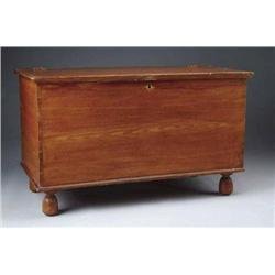 ANTIQUE GRAIN PAINTED LIFT TOP BLANKET 