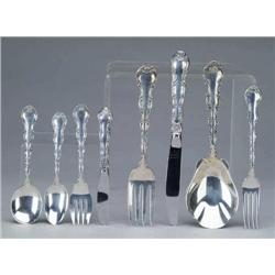 SEVENTY-FOUR PIECE DINNER FLATWARE SERV