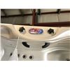 Image 5 : CAL SPA HOT TUB, AMERICAN SPAS HARMONY, CAMEO, ARCY, 100X100 MIST BASE, 3 INFINITY PILLOWS