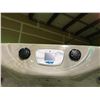 Image 5 : CAL SPA HOT TUB, ESCAPE SPAS, SMOKEY MOUNTAIN ARCY, 90X90 MIST BASE, 4 PILLOWS