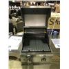 Image 2 : SABER 330 R33CC0312 STAINLESS STEEL / CAST 16,000 BTU PER BURNER COMMERCIAL GRADE PROPANE BBQ