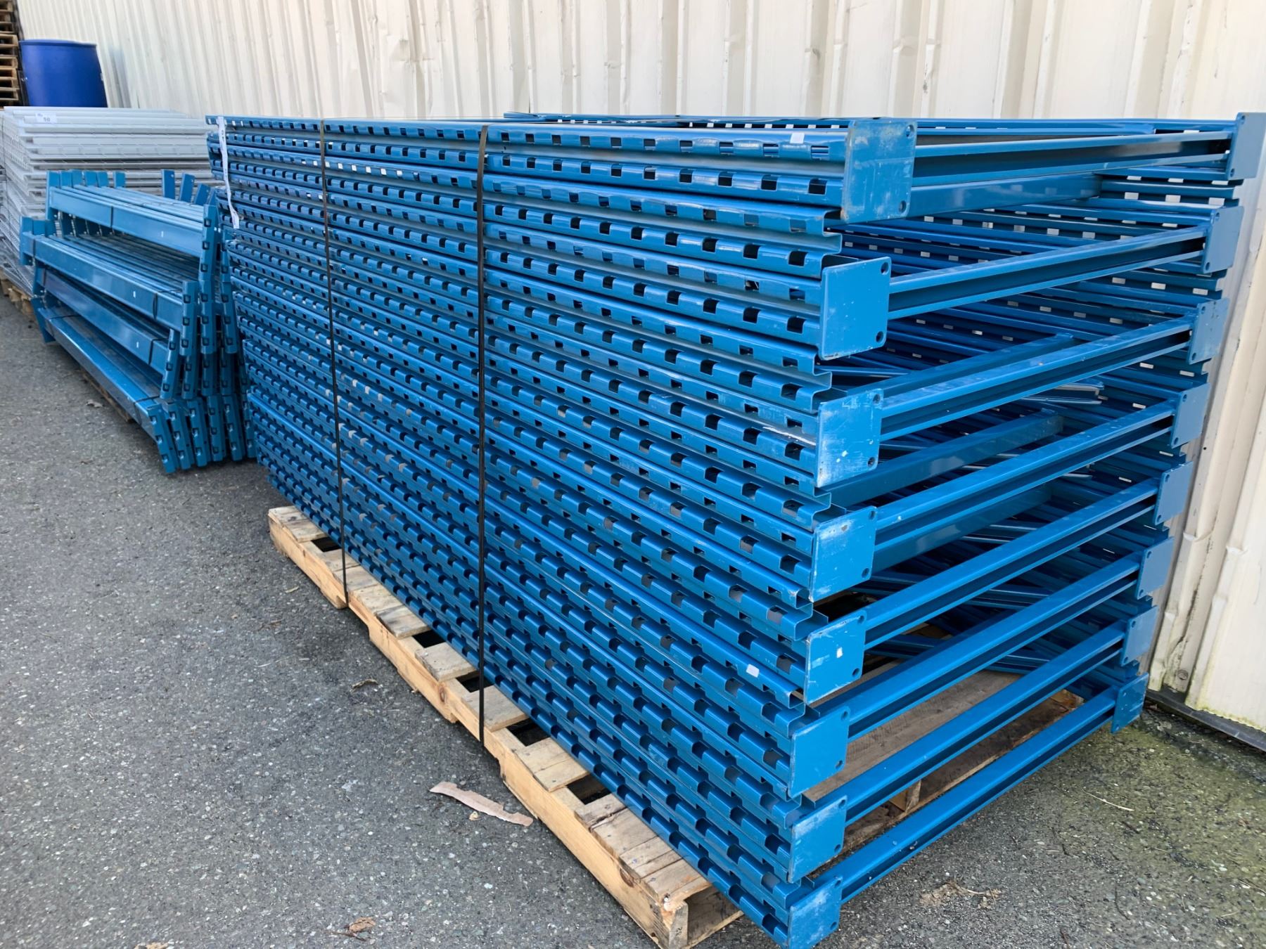 3 - BLUE 8' X 4' INDUSTRIAL PALLET RACK UPRIGHTS & 6 - 8' HEAVY DUTY ...