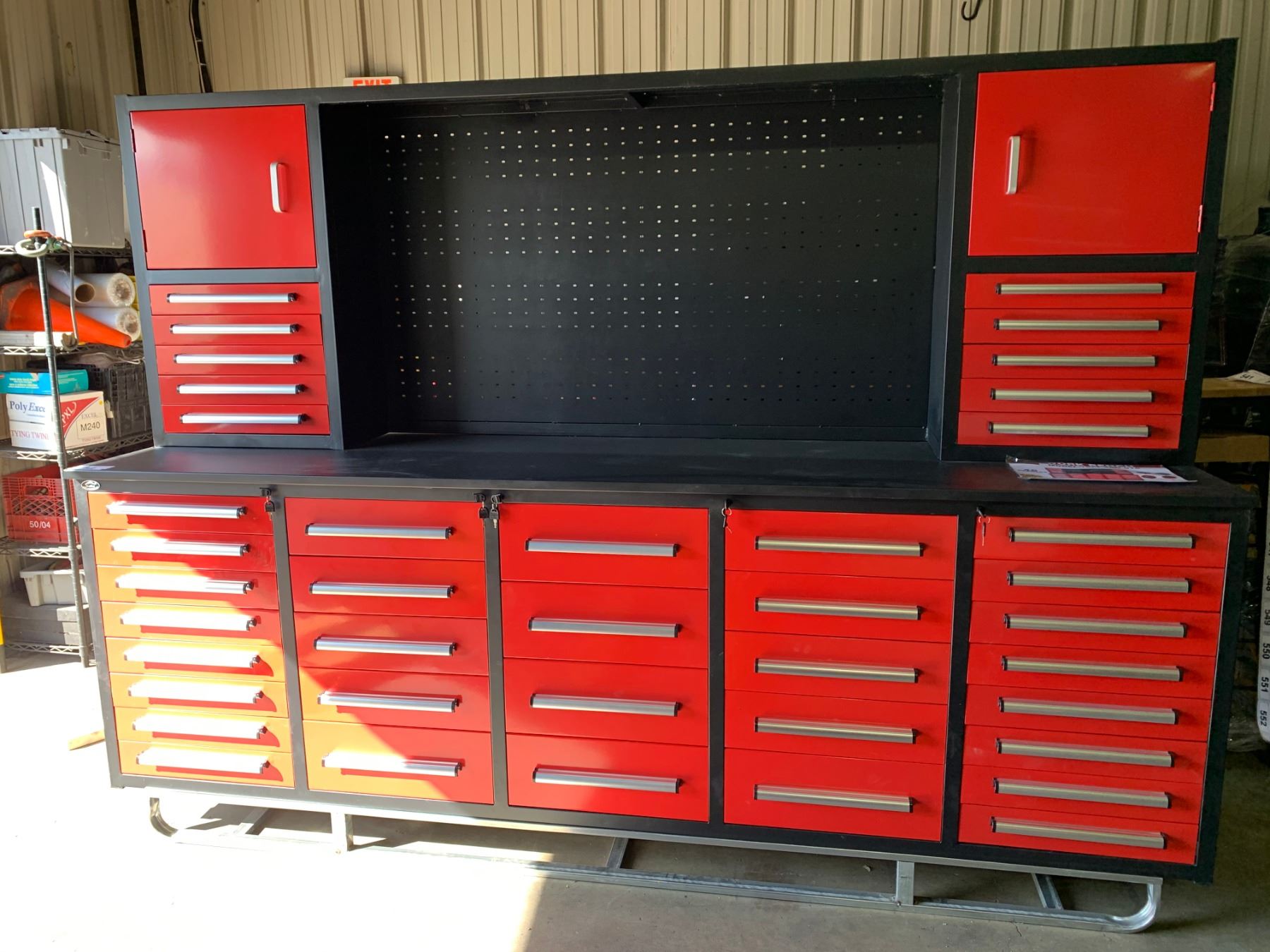 2020 RED STEELMAN 10FT WORK BENCH WITH 40 DRAWERS WITH LOCK AND ANTI ...