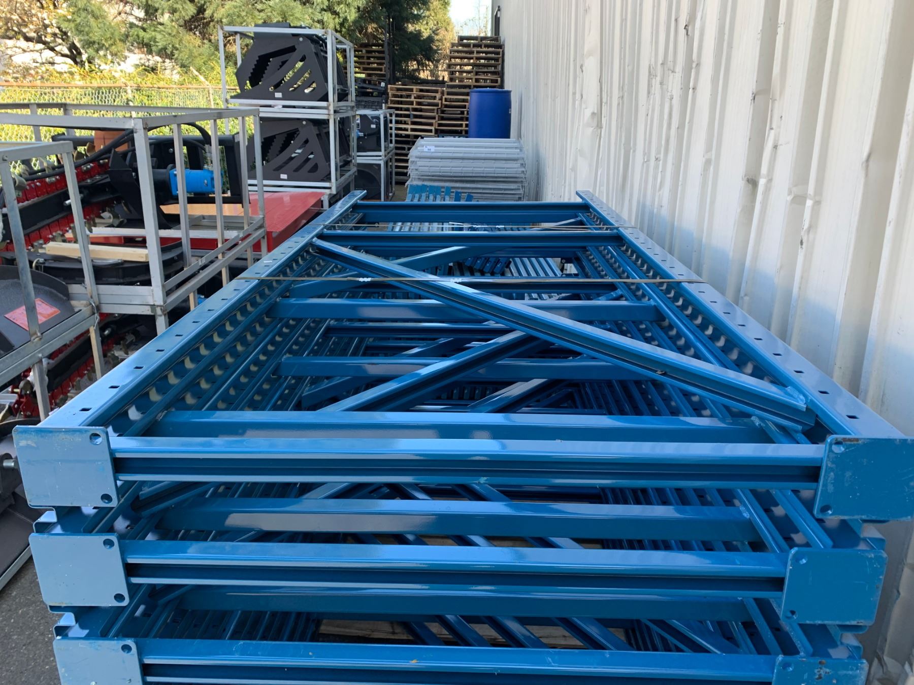 6 - BLUE 8' X 4' INDUSTRIAL PALLET RACK UPRIGHTS & 30 - 8' HEAVY DUTY ...