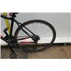 Image 16 : Schwinn Circuit Black Men's Hybrid Mountain Road Bike