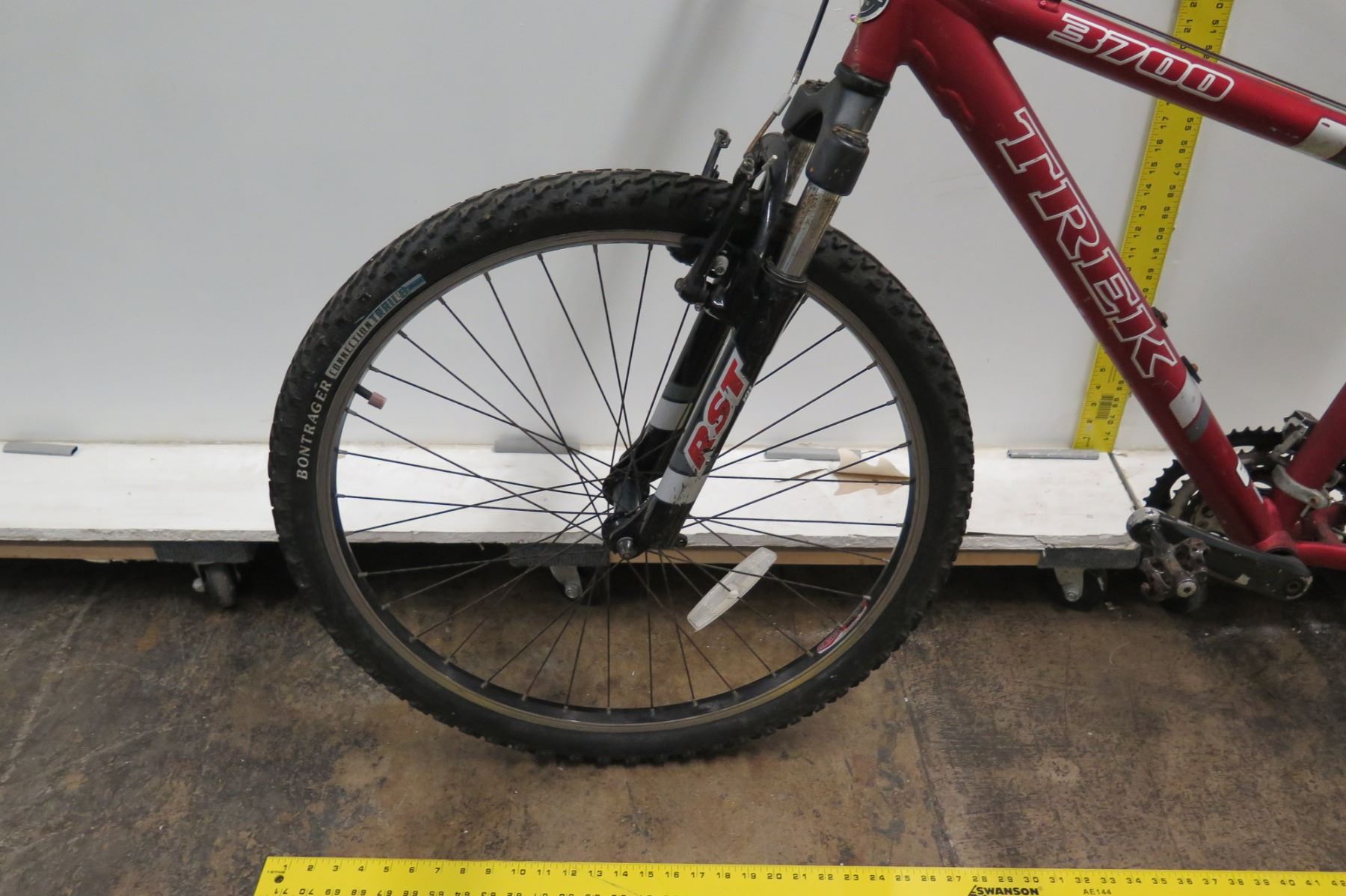 Trek 3700 Alpha Custom Aluminum Red Mountain Bike w Back Trek 3700 Alpha Custom Aluminum Red Mountain Bike w Back