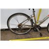 Image 2 : Schwinn Women's Silver SR Suntour Cruiser Bike