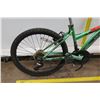 Image 2 : Avigo Assault Revolution Ground Force Green Women's Mountain Bike