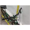 Image 8 : Avigo Assault Revolution Ground Force Green Women's Mountain Bike