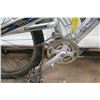 Image 8 : Royce Union VXA 3300 Silver 24-Speed Dual Suspension Mountain Bike