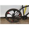 Image 2 : Mongoose Mack Black Element Mag Wheel Mountain Bike