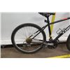 Image 2 : Trek FX2 Disc Black Men's Hybrid Mountain Road Bike
