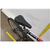 Image 10 : Roadmaster Granite Peak 18 Speed 15" Men's Hybrid Mountain Road Bike