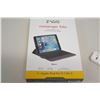 Image 8 : Zagg Messenger Folio iPad Keyboard Case, Apple Pen & Willgoo Light