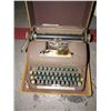 Image 1 : 733 - Smith-corona Typewriter And Case