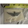Image 3 : 769 - Set Of 2 Senior Aviator Qualification Badges For