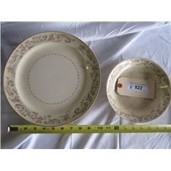 822 - Floral Dinnerware, 9 Pcs