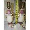 Image 2 : 843 - 2pc Vintage Glass Lamps