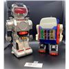 Image 1 : 2 Robots 11" H  and 9" H> Untested. Both Need Batteries