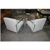 Image 2 : PAIR OF WHITE LEATHER MODERN CHAIRS