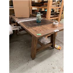 OAK TABLE