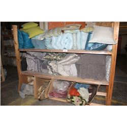 SHELF OF DECORATIVE CUSHIONS, SHELF INCLUDED